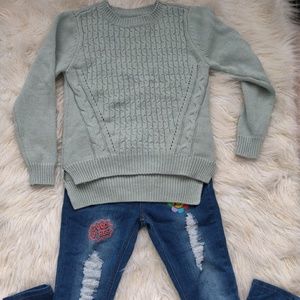 Girls high low sweater and jeans